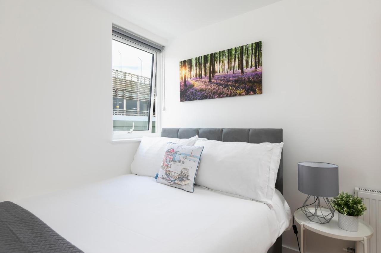 Skyvillion - 4 Bed Luxury Apartment With Balcony & Parking Enfield Exterior photo