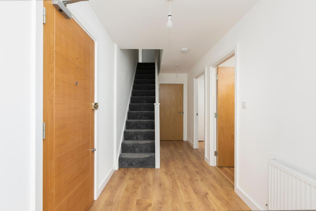 Skyvillion - 4 Bed Luxury Apartment With Balcony & Parking Enfield Exterior photo