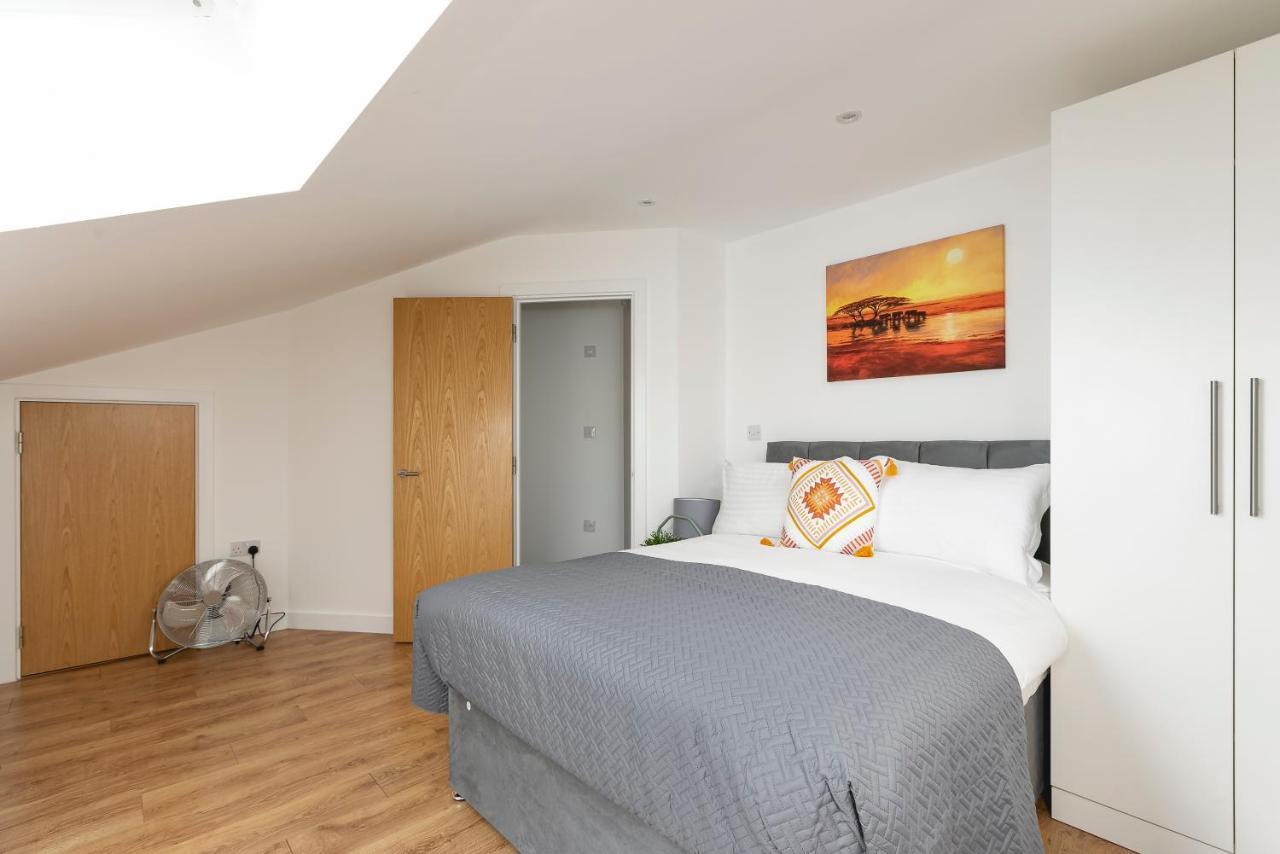 Skyvillion - 4 Bed Luxury Apartment With Balcony & Parking Enfield Exterior photo