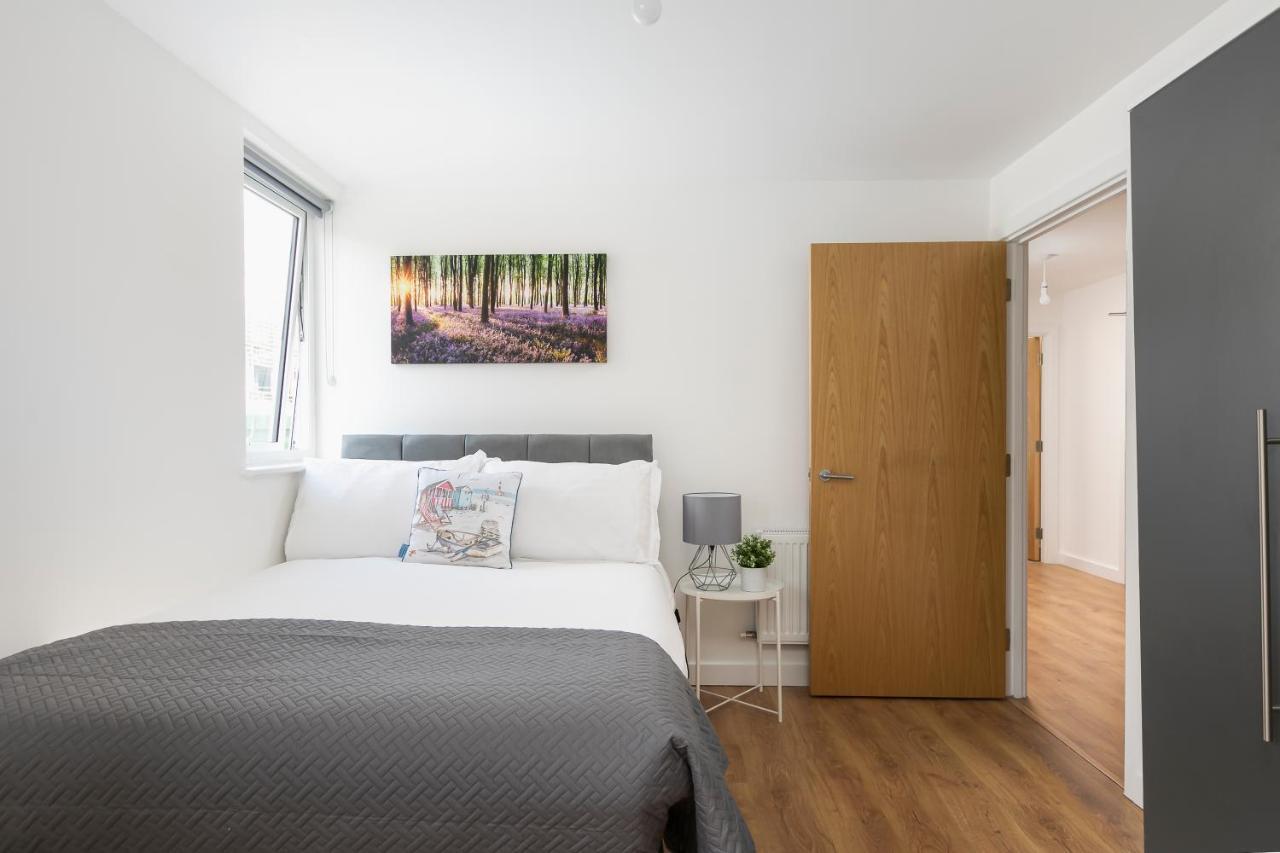 Skyvillion - 4 Bed Luxury Apartment With Balcony & Parking Enfield Exterior photo
